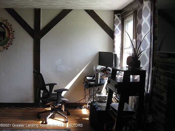 4th image of 230 Brynford Ave