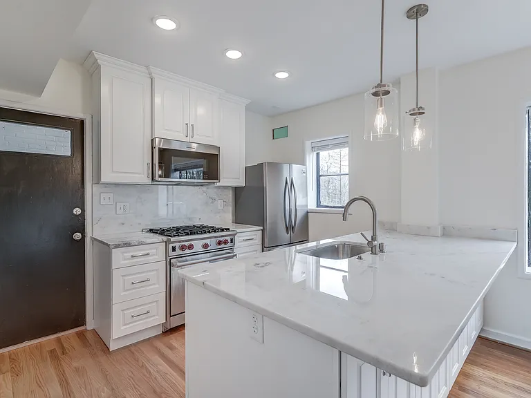 101 Tempsford Ln #H — Photo 7