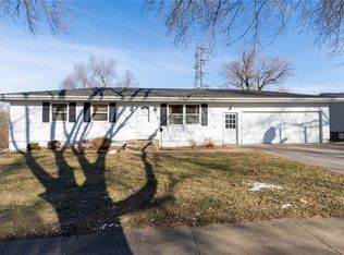 1455 Parkview Dr, Marion, IA 52302