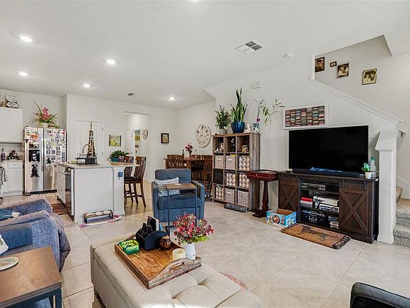 5th image of 17518 Crescent Moon Loop