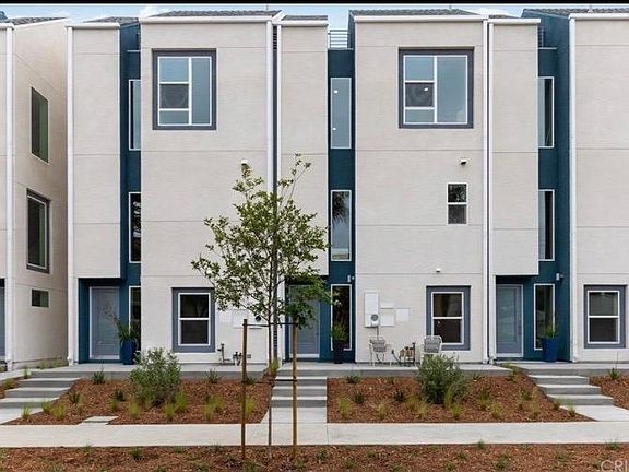 2nd image of 4829 1/2 Craner Ave