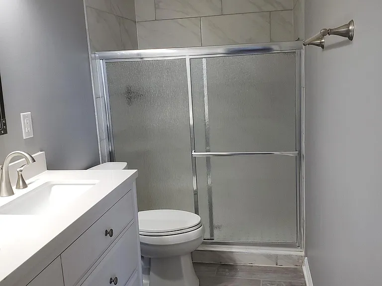 438 E Beecher St — Photo 18