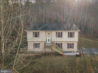 218 Walker Farm Dr, Front Royal, VA 22630