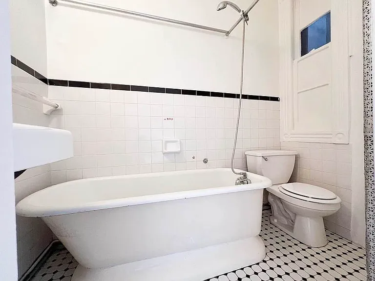635 Leonard St #3 — Photo 12