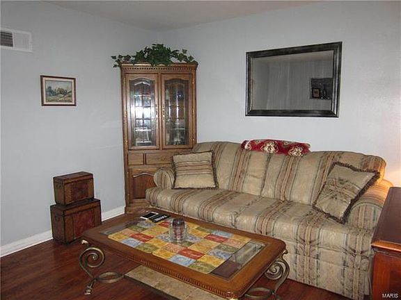 2nd image of 3981-3983 Wilmington Ave
