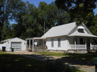 645 SE Carnahan Ave, Topeka, KS 66607