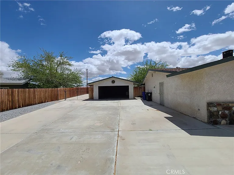 13881 Jicarilla Rd — Photo 25