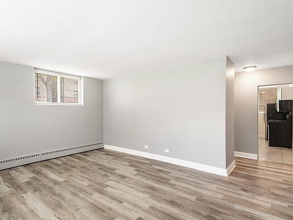3rd image of 2239 W Farwell Ave #G