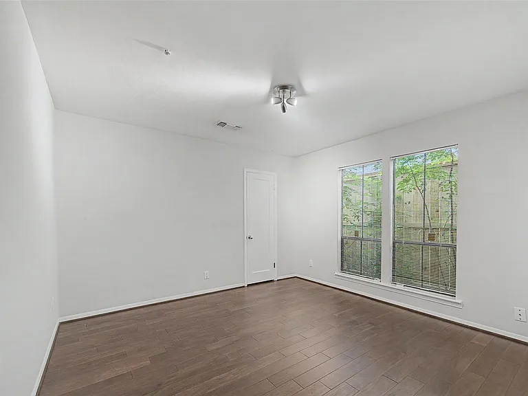 2723 Nottingham St — Photo 33