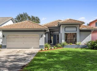 2935 Tulip Dr, Cooper City, FL 33026