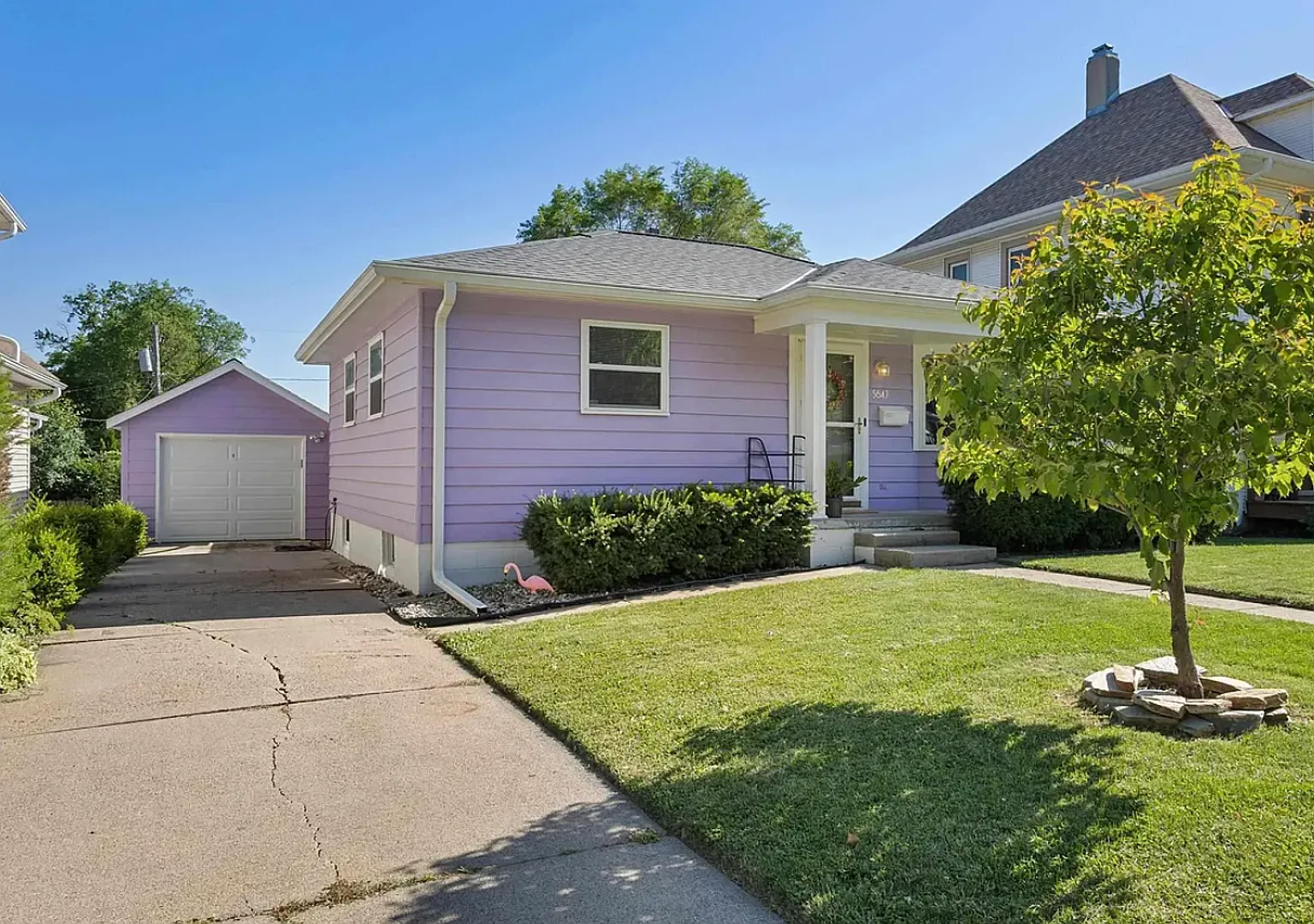 Charming 2-Bedroom Home in Popular Benson Neighborhood — Photo 2