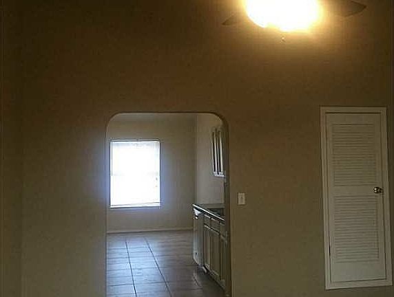 4th image of 1523 Seminole Dr