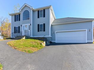 25 Quarry Ln, Fitchburg, MA 01420