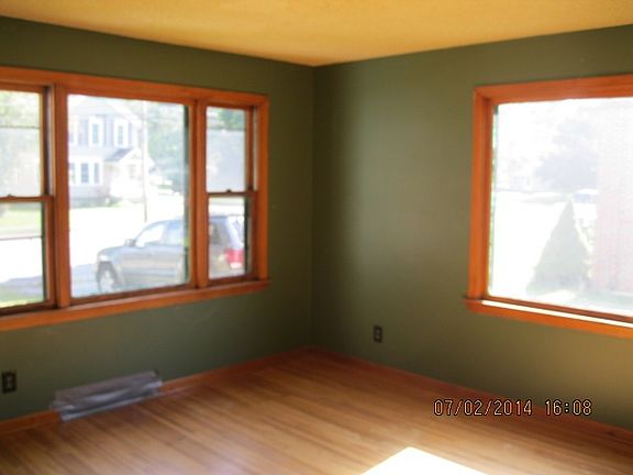 5th image of 836 E Robinson St