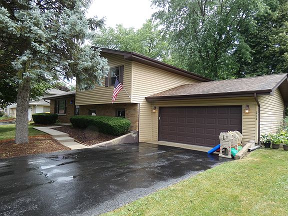 2nd image of 518 Parkshore Dr
