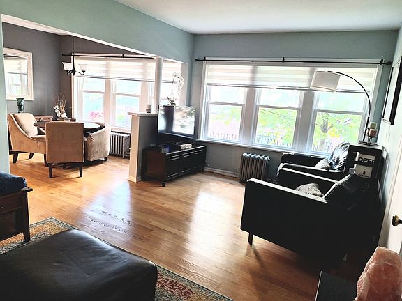 5th image of 1225 W Jarvis Ave #1