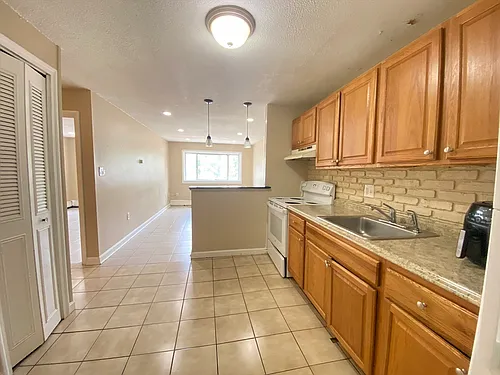 154 2nd St #103-A Photo 1