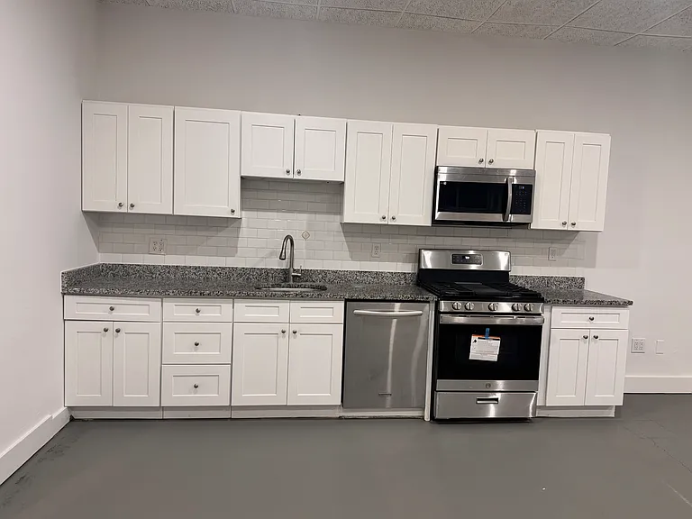 416 Bloomfield Ave #REAR LOWER LEFT — Photo 3