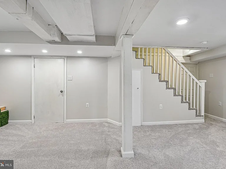 105 Dinsmore Ave — Photo 30