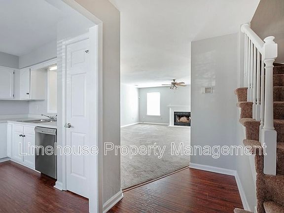 4th image of 437 Greenview Dr #1