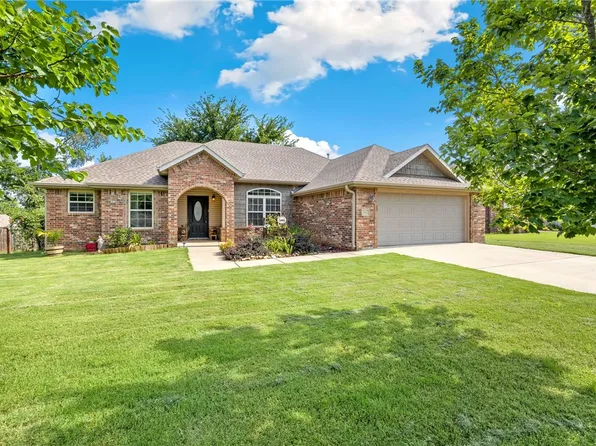 201 Hearthstone Cir, Prairie Grove, AR 72753