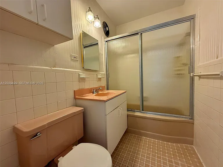10178 Collins Ave #107 — Photo 22