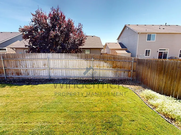 1215 SW Settlement St — Photo 24