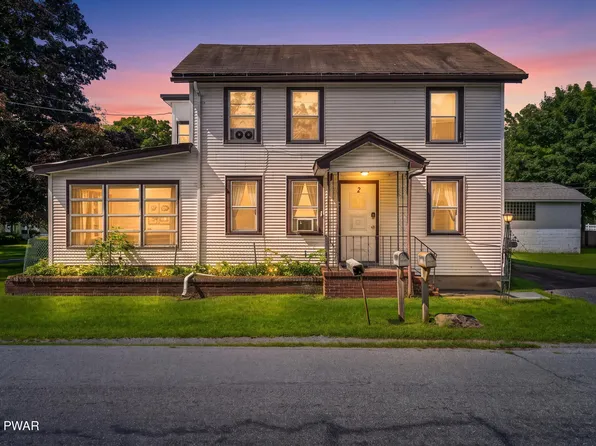 1042 Delaware Dr, Matamoras, PA 18336