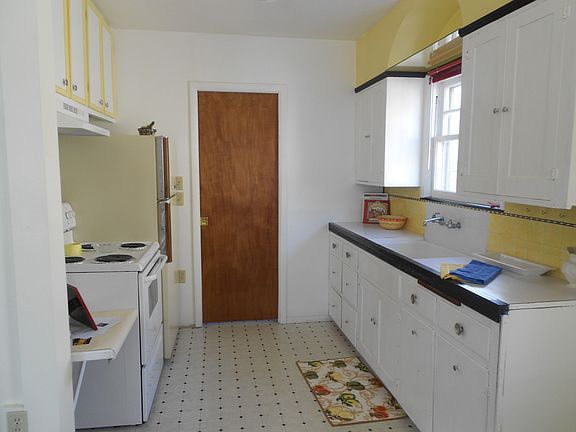 5th image of 256 E 14th St