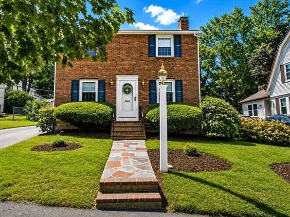 37 Nahanton Ave, Milton, MA 02186