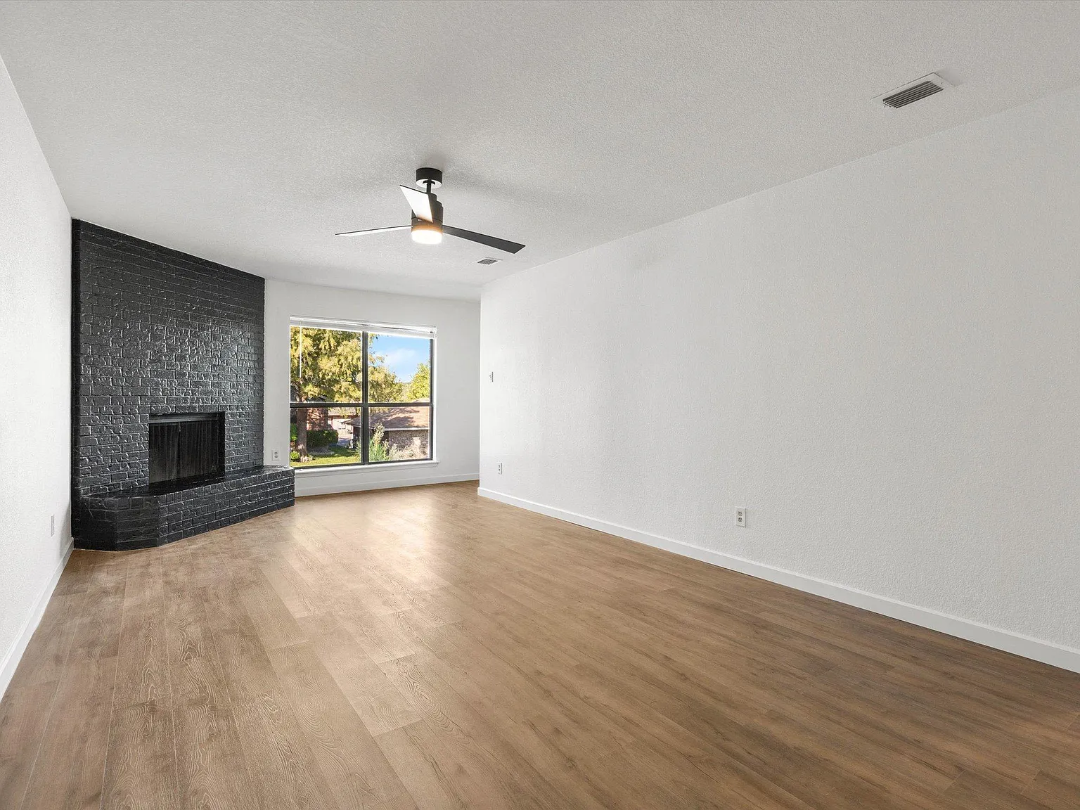 3 bed, 1565 sqft, $1,800 — Photo 3