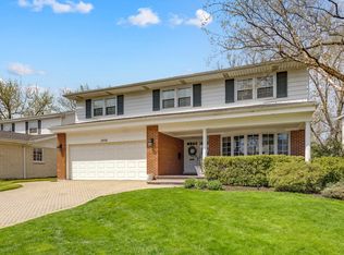 1050 Meadowlark Ln, Glenview, IL 60025