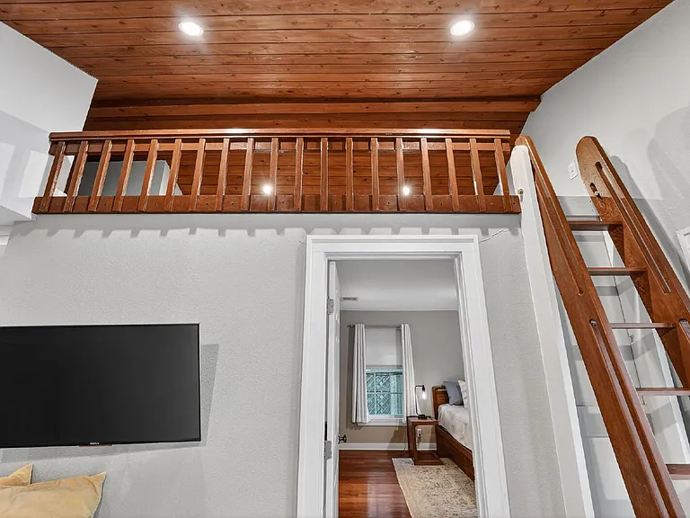 4525 Avenue B — Photo 28