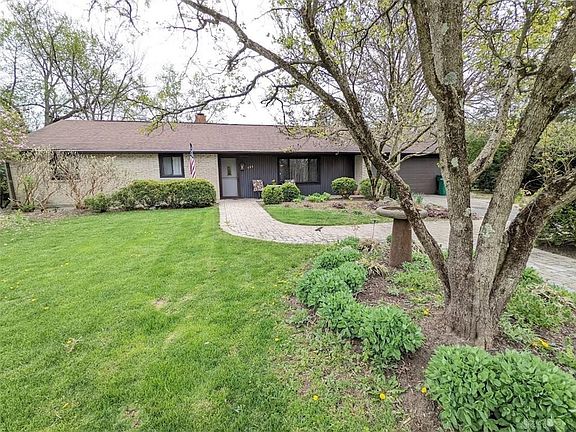 2nd image of 486 Saddlewood Ave
