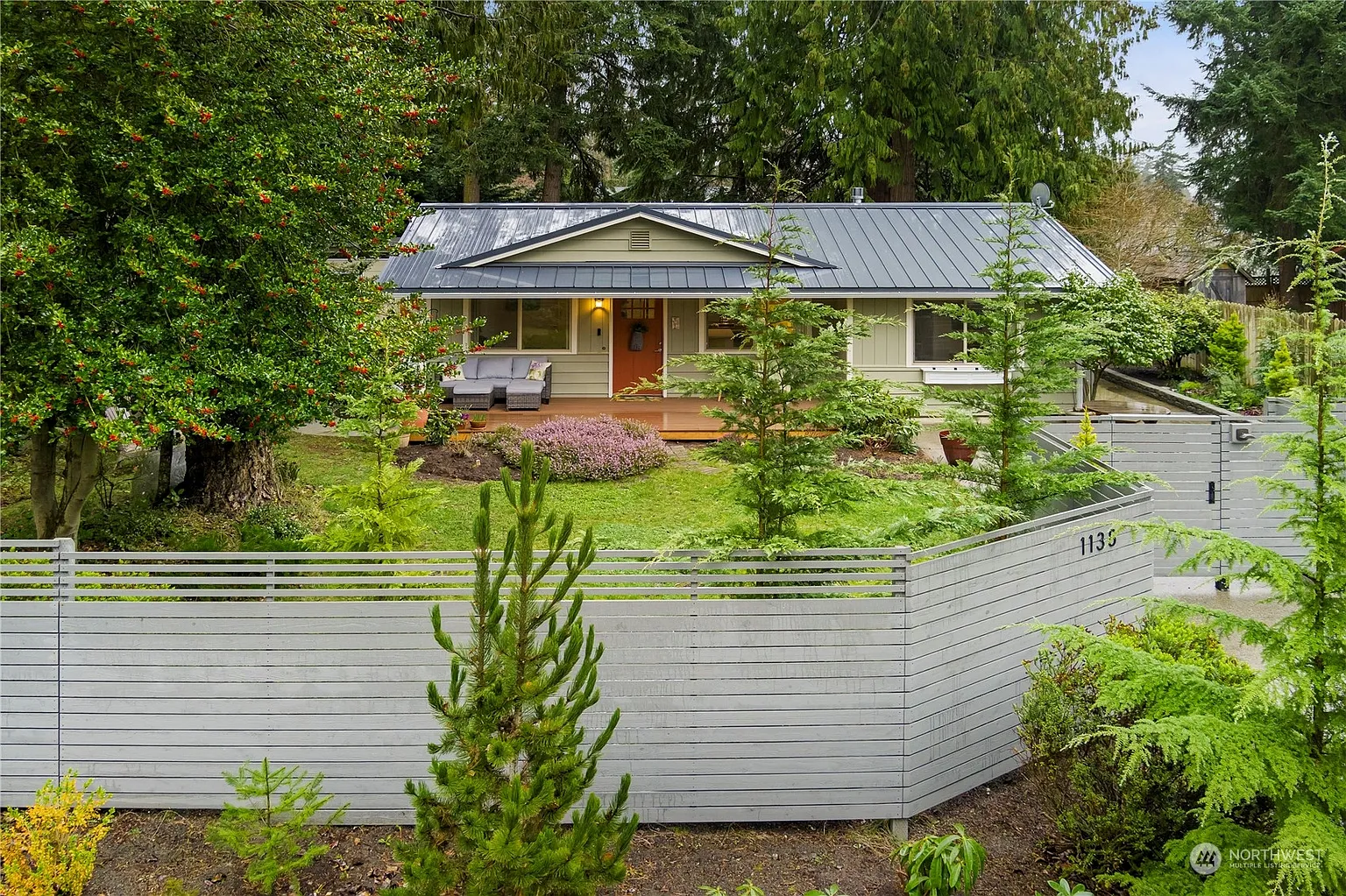 1138 Thomas Street photo 1