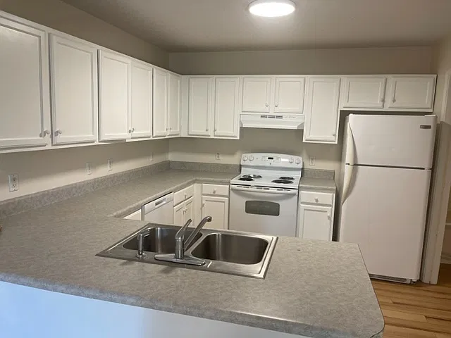 10 Brookshire Road — Photo 3