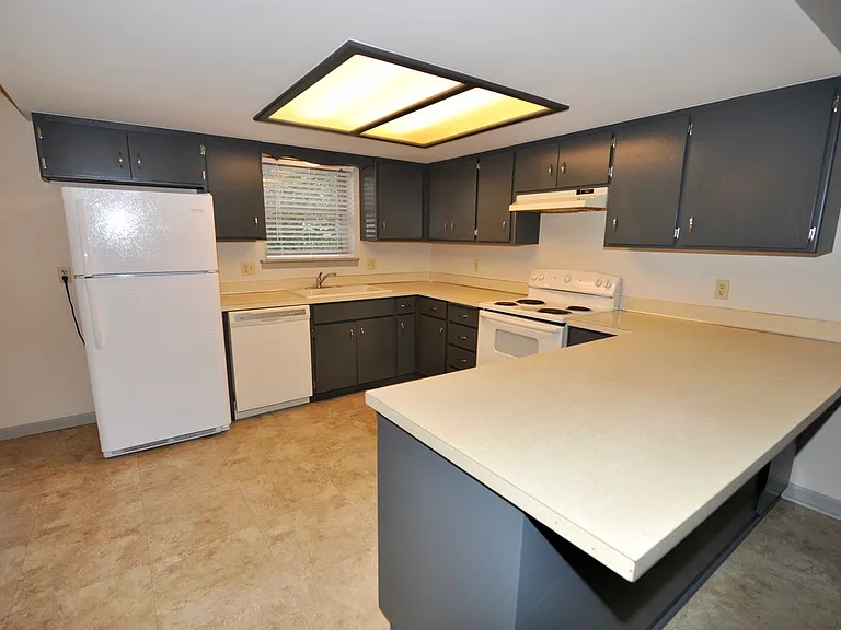 9972 N Hillview Dr — Photo 20