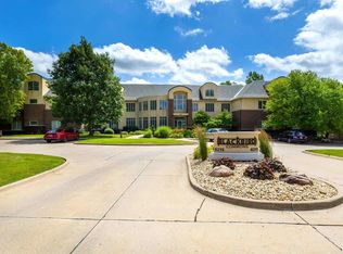 6215 Utica Ridge Rd UNIT 107, Davenport, IA 52807