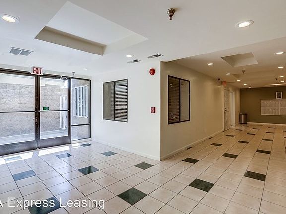4th image of 821 Austin Ave APT 103
