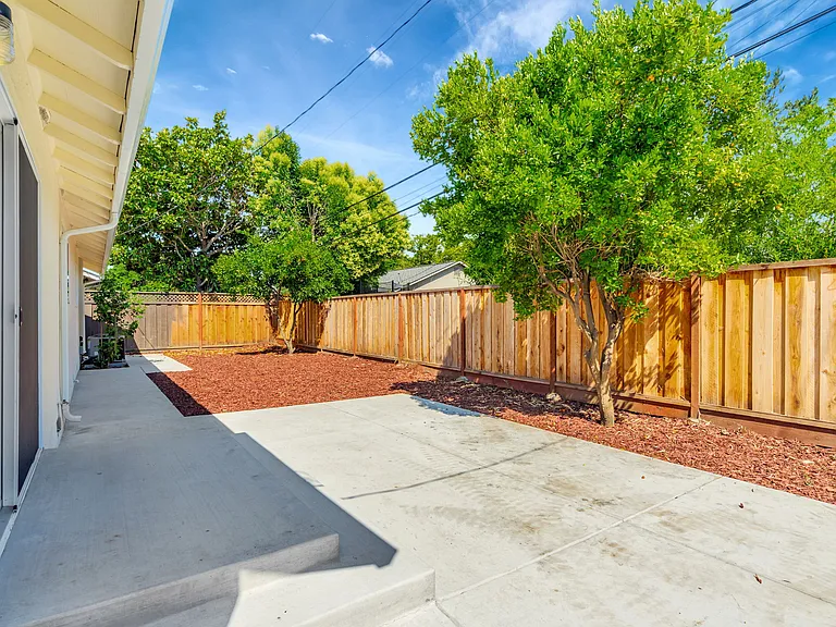 1581 Willowdale Dr — Photo 36