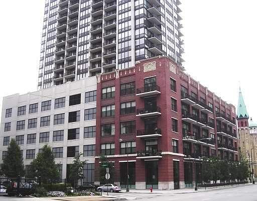 1st image of 210 S Des Plaines #611
