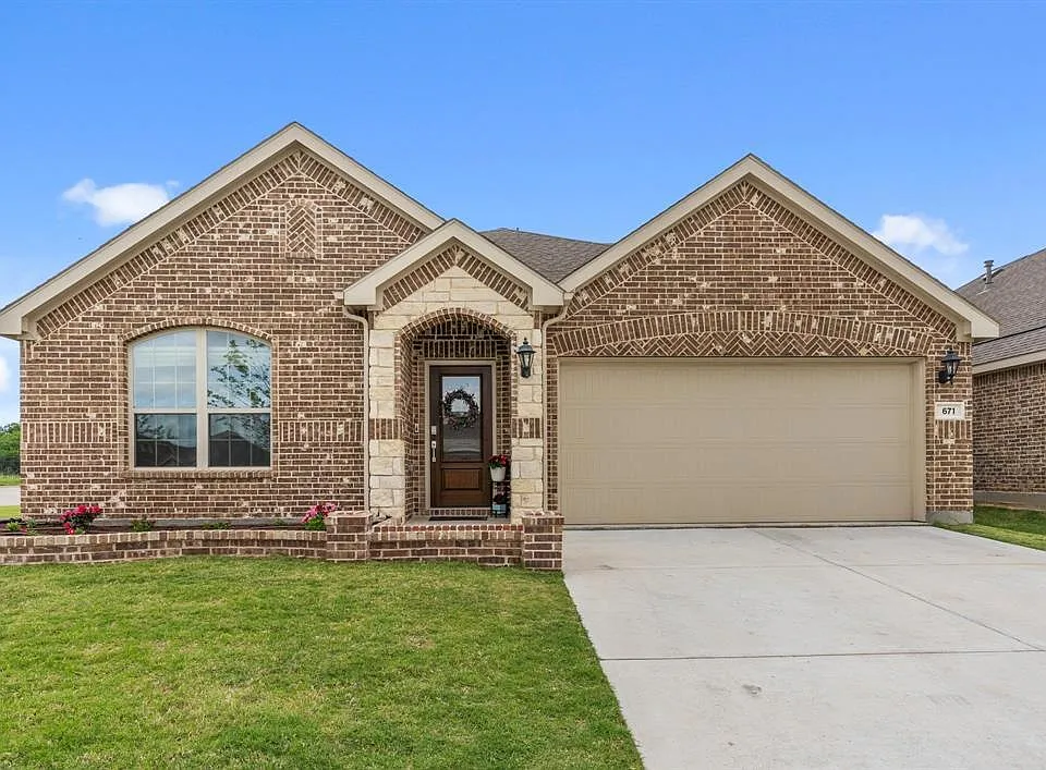 671 Farmstead Dr