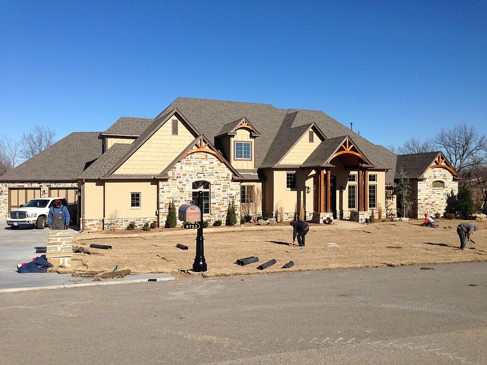 1st image of 9753 E Bond Dr