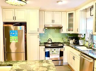 6939 165th St, Fresh Meadows, NY 11365