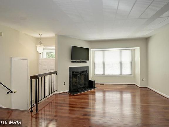 3rd image of 3352 Buckeye Ln