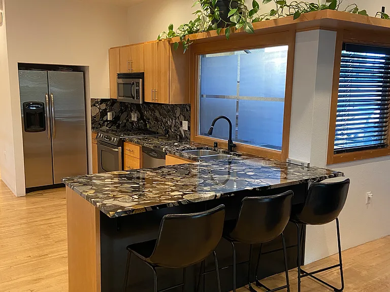9339 Hilton Ave NE — Photo 27