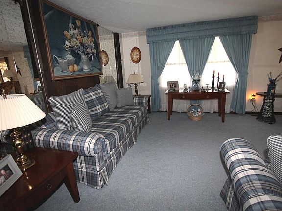 3rd image of 8135 Priestley Dr