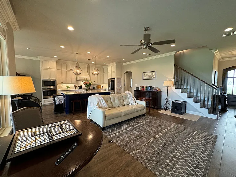 629 Dumaine Dr — Photo 9