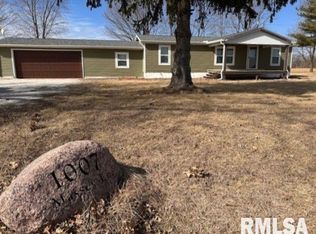 1007 Massey Ln, Jacksonville, IL 62650