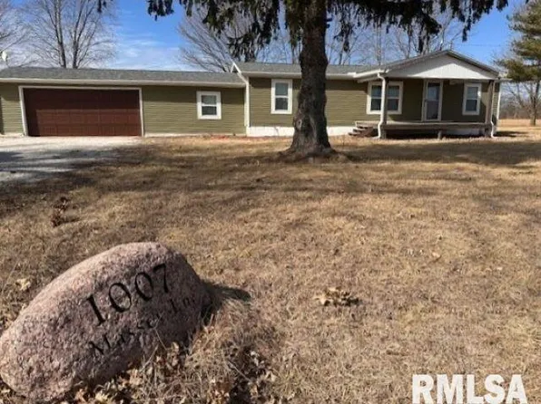1007 Massey Ln, Jacksonville, IL 62650